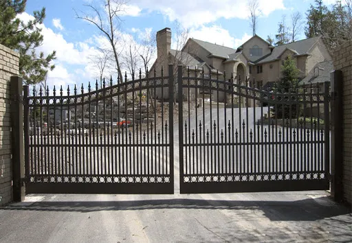 How Much Does Fence Repair Cost in Tucson?